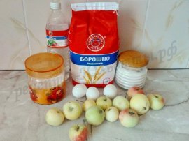 ингредиенты для бисквитной шарлотки с яблоками