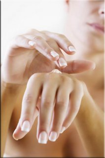 Правила ухода за кожей рук. Несколько полезных рецептов для оздоровления кожи рук. Крема для кожи рук.
